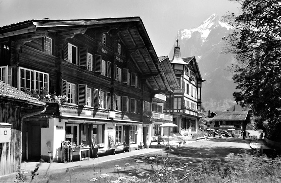 Die «Alte Post», Sitz des «Bank- und Wechselbüros» von Rudolf Bohren, ehemals auch die Salzablage für das ganze Grindelwaldtal, die von Mutter Bohren geführt wurde.