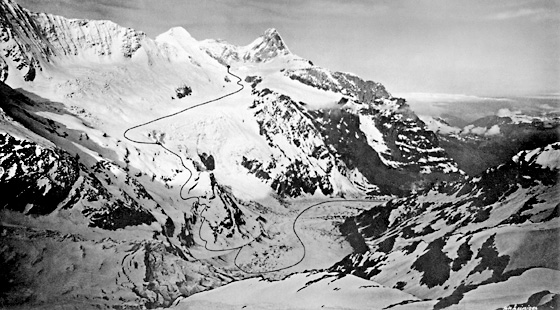 Die Eismeer- oder Zäsenbergabfahrt hinter dem Eiger: Ein unvergleichliches Gletscherskigebiet der Jungfrauregion schon vor hundert Jahren.